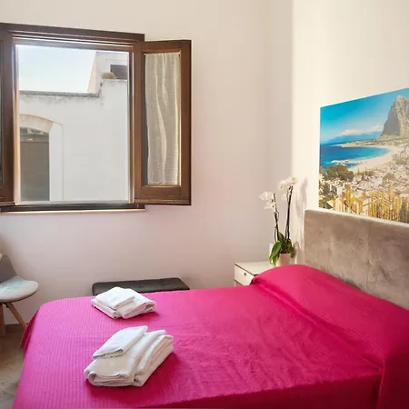 Leone Apartment
