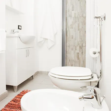 Leone Apartment