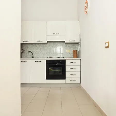 Leone Apartment